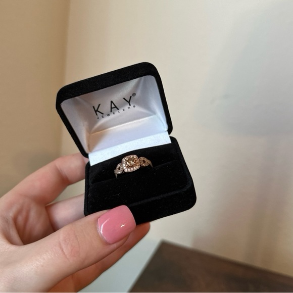 Rare Levian 14 kt. Rose Gold Round Chocolate Diamond Ring - Picture 9 of 12